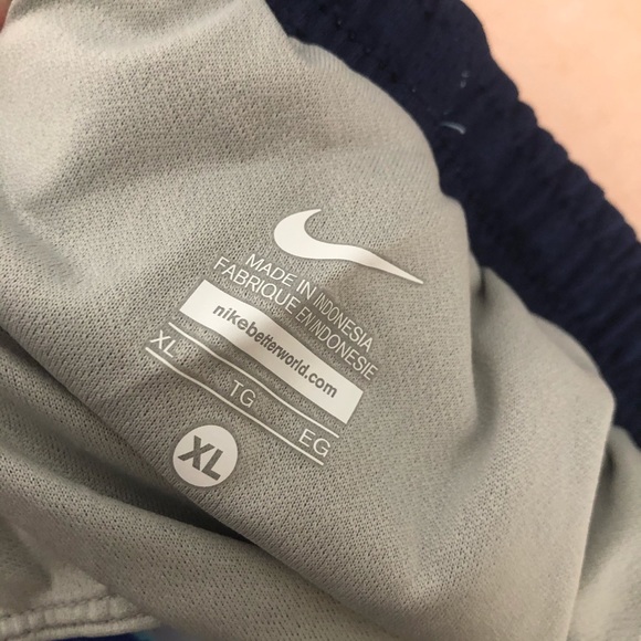 NWOT Nike kids blue patterned dry-fit shorts xl - Picture 4 of 4